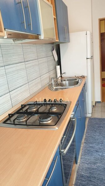 Sebastian, garsoniera 42 mp, balcon, AC, 350 €/luna.