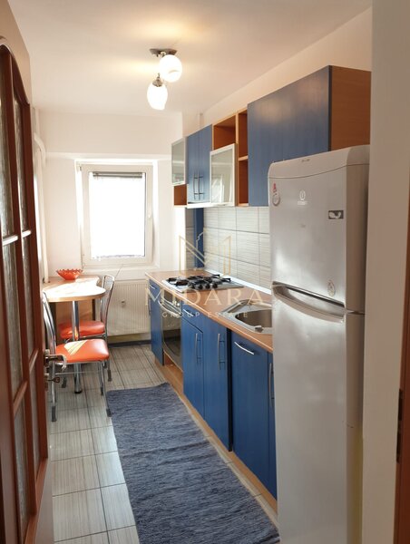 Sebastian, garsoniera 42 mp, balcon, AC, 350 €/luna.
