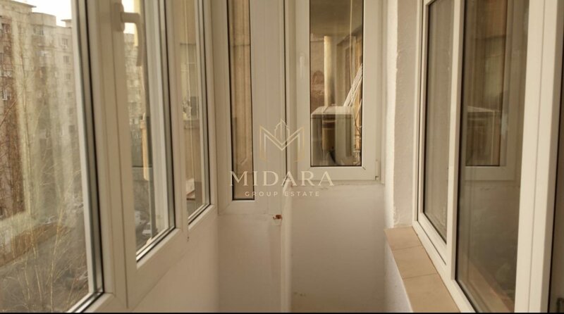 Sebastian, garsoniera 42 mp, balcon, AC, 350 €/luna.